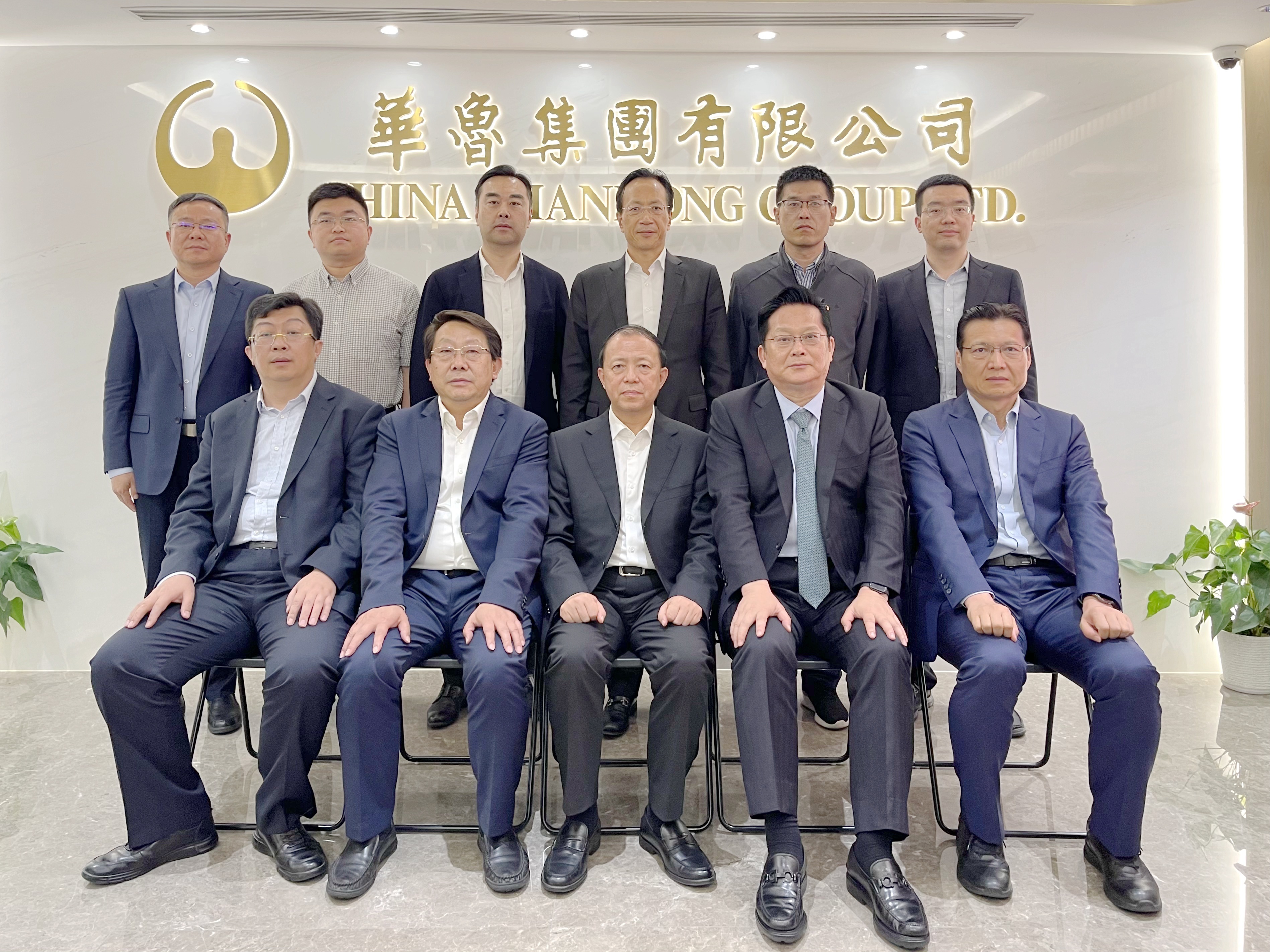 王书坚副主席到（香港）华鲁集团调研-5.jpg