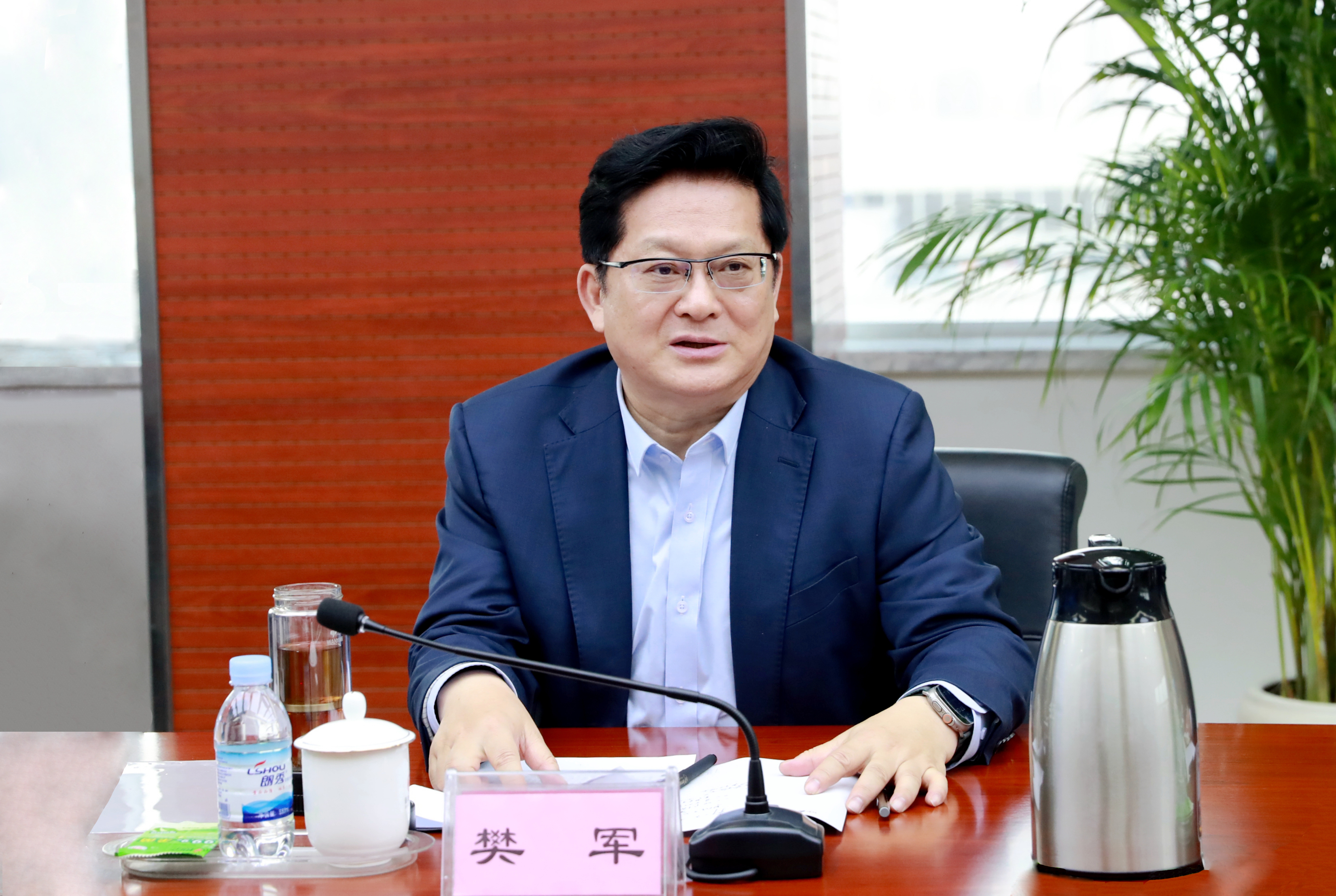 AH4I3589_副本.jpg